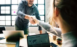 Requalification d’un CDD en CDI : tout savoir en 2025