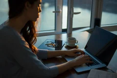 Agent commercial en SASU : avantages et démarches