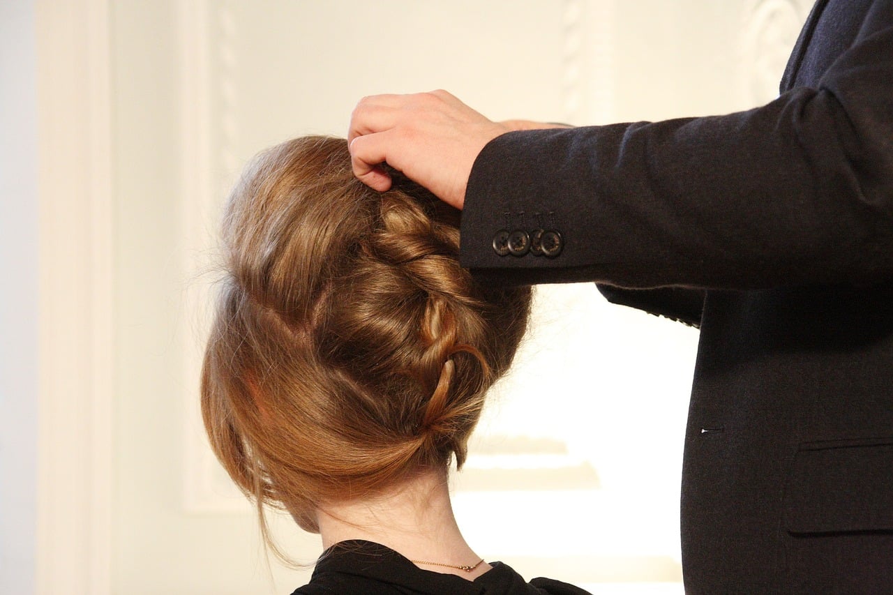 Image fiches-pratiques/devenir-travailleur-independant/le-guide-pour-ouvrir-son-salon-de-coiffure/