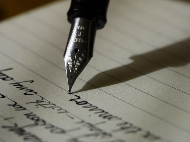 Image fiches-pratiques/proteger-une-creation/contrat-de-cession-de-droit-d-auteur/