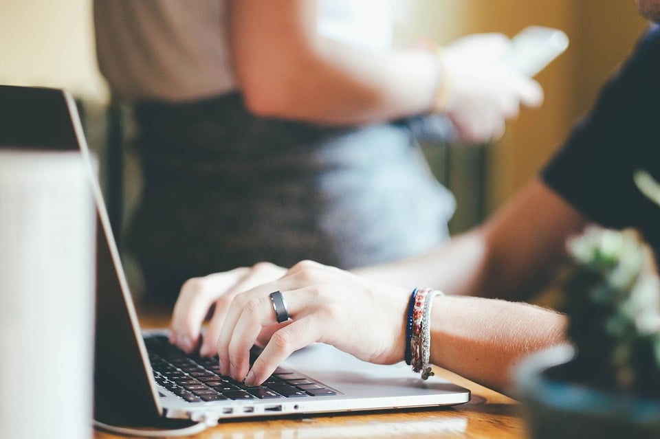 Image fiches-pratiques/contrats-commerciaux/contrat-freelance/