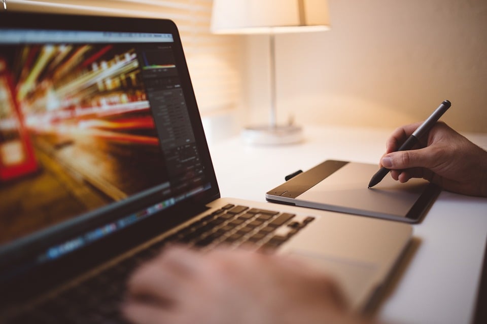 Image fiches-pratiques/vie-des-entreprises/lancer-site-web-respect-mentions-legales/